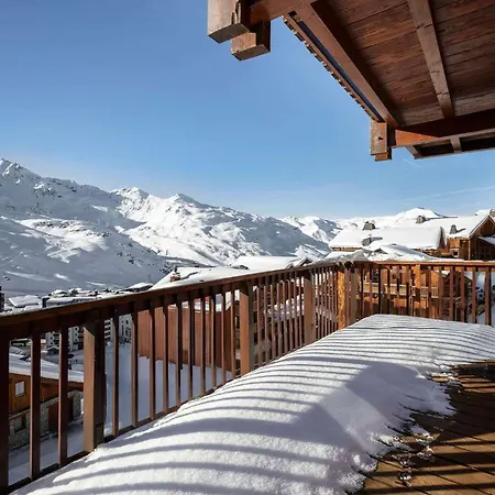 Luxurious With Ski-in And Out Access In Centre Apartment
