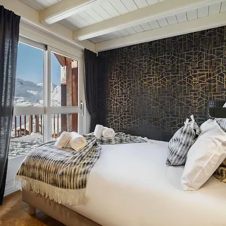 Luxurious With Ski-in And Out Access In Centre Apartment