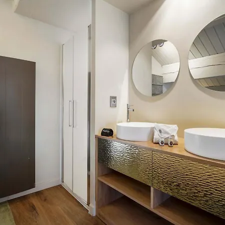 Luxurious With Ski-in And Out Access In Centre Toulouse